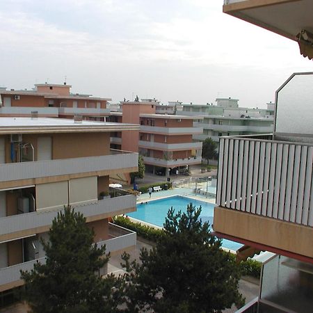 Appartamenti Valbella Con Piscina Bibione Exterior foto