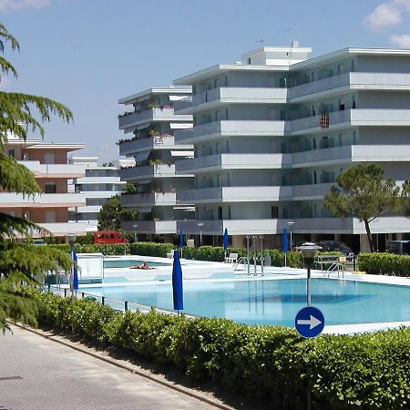 Appartamenti Valbella Con Piscina Bibione Exterior foto