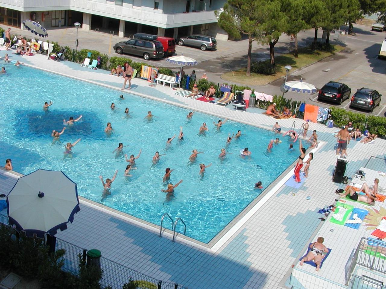 Appartamenti Valbella Con Piscina Bibione Exterior foto